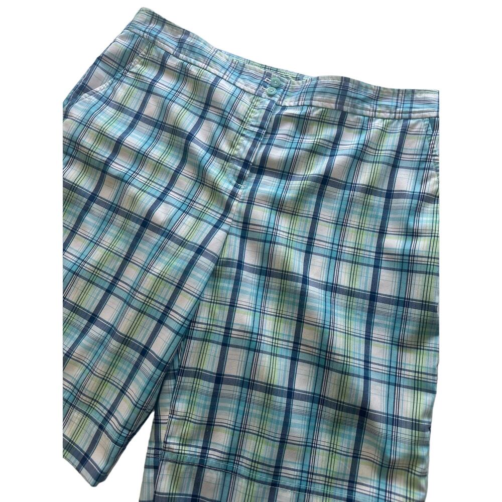 IZOD Woman’s Golf Chino Shorts Size 12